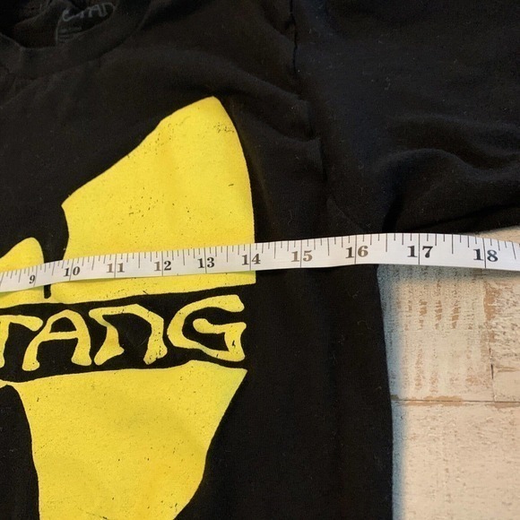 Wu Tang Clan T Shirt Sz Small Black Yellow Band Rapper Concert - Picture 2 of 4
